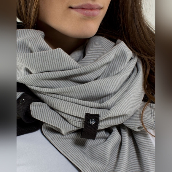 Lululemon Vinyasa Scarf *Rulu Black / Tonka Stripe Heathered Light Grey Heather - Picture 1 of 7